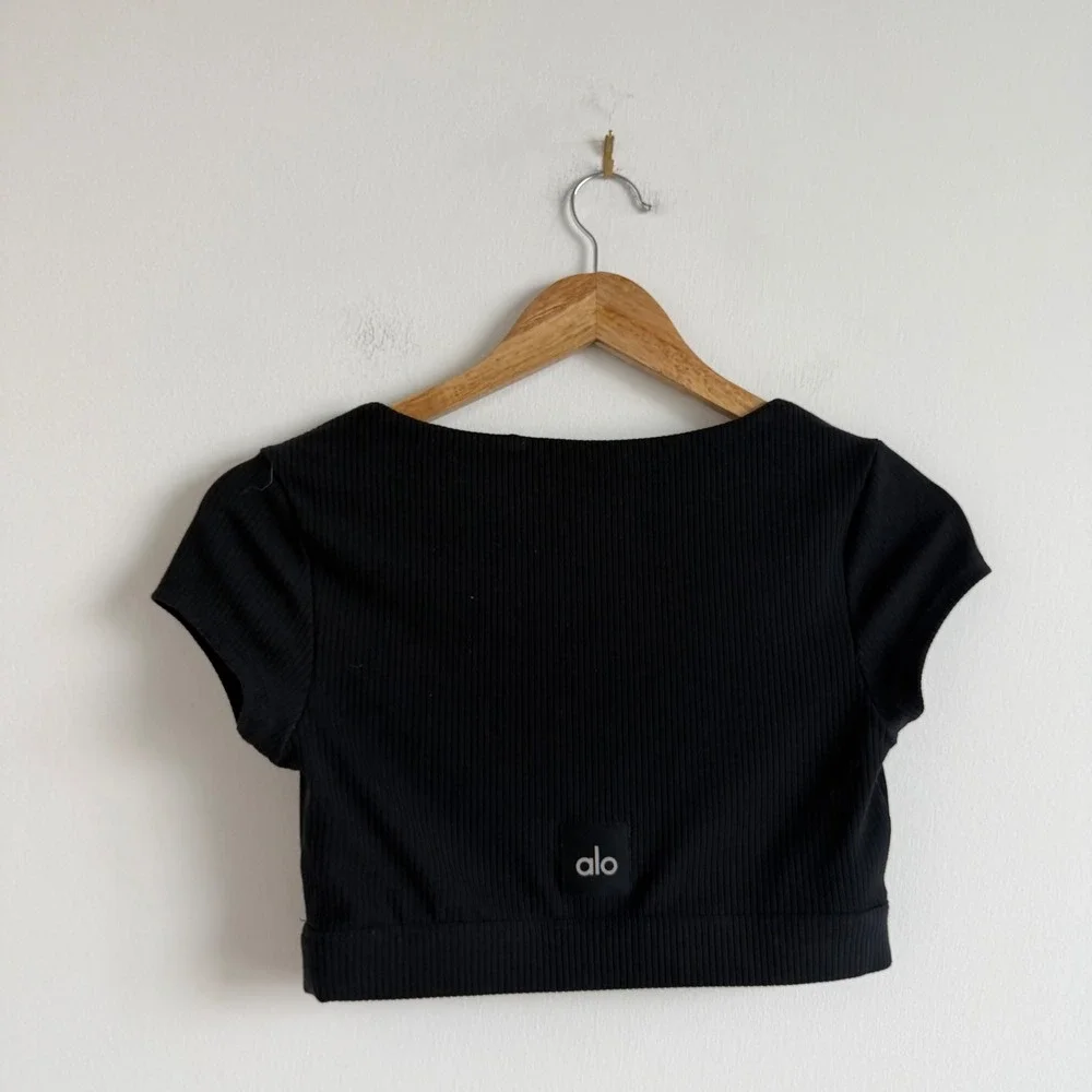 Alo Yoga Blissful Henley Black Crop Top Women's‎ Size Small